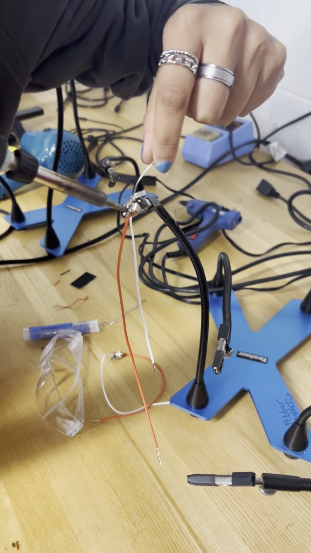 Video showing how to solder.